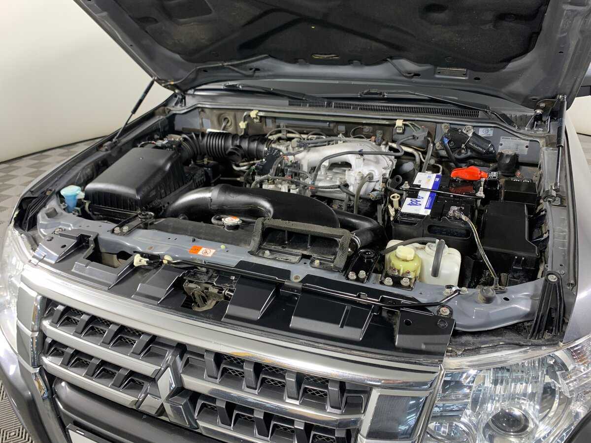 Mitsubishi Pajero б/у, 2015, Автоматическая. Фото: #10