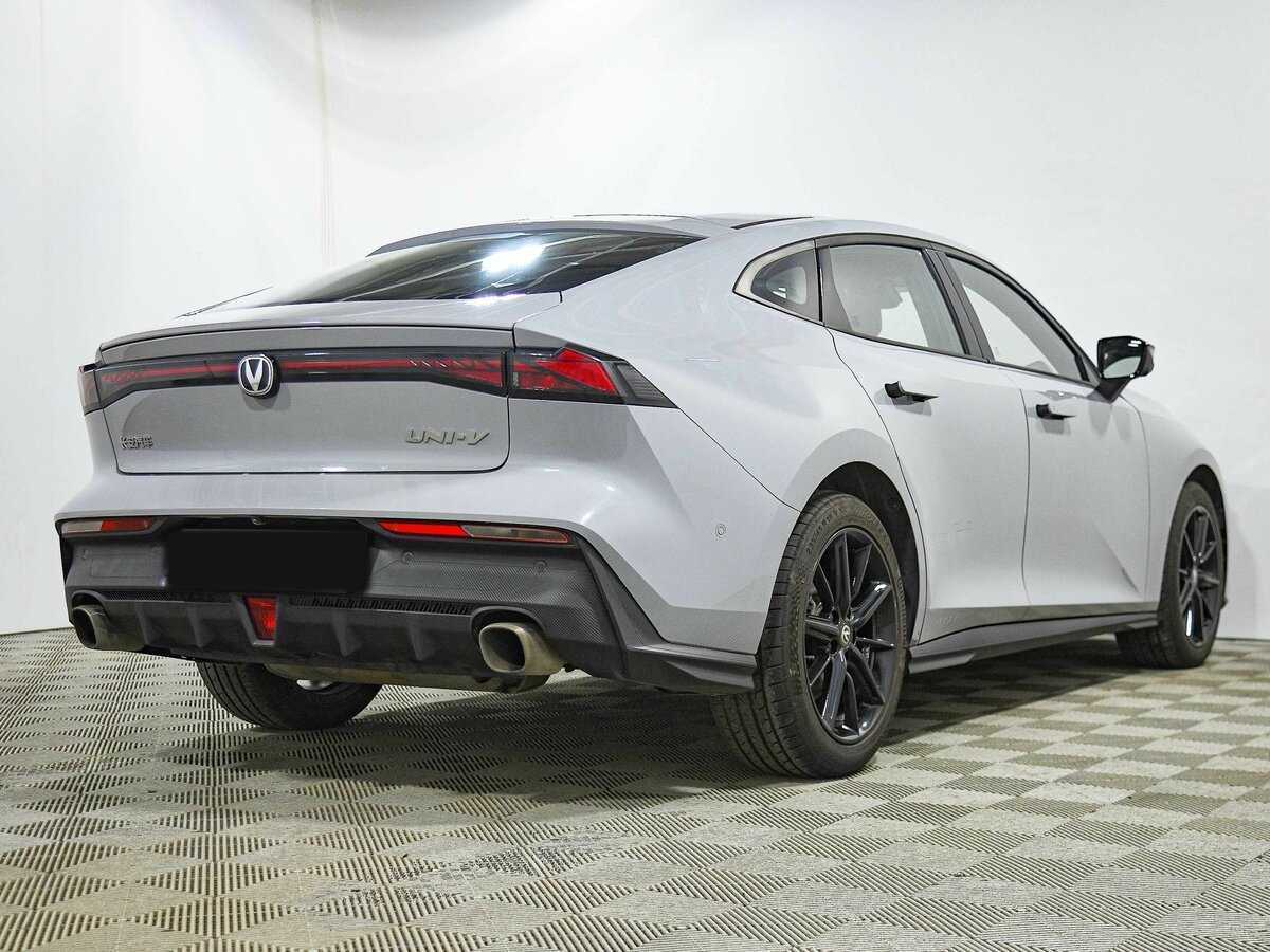 Changan UNI-V б/у, 2023, Роботизированная. Фото: #4