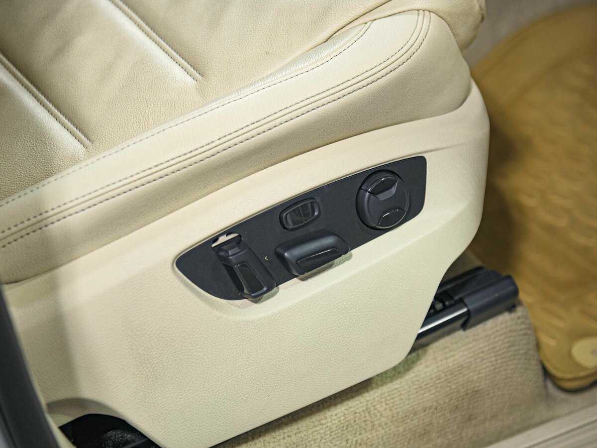 Volkswagen Touareg б/у, 2013, Автоматическая. Фото: #18