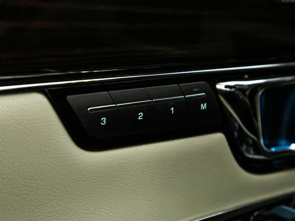 Jaguar XJ б/у, 2015, Автоматическая. Фото: #17