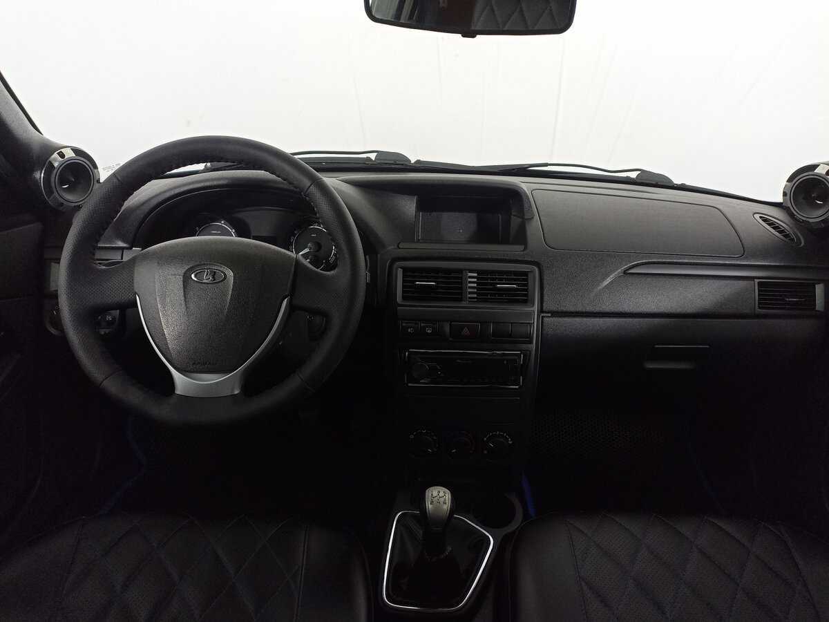 Lada (ВАЗ) Priora б/у, 2018, Механическая. Фото: #13