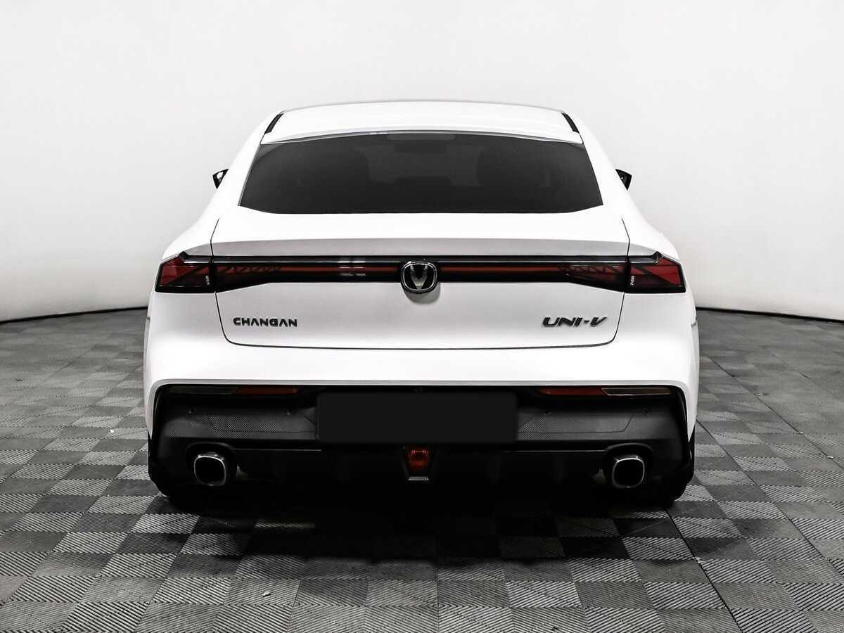 Changan UNI-V б/у, 2023, Роботизированная. Фото: #5