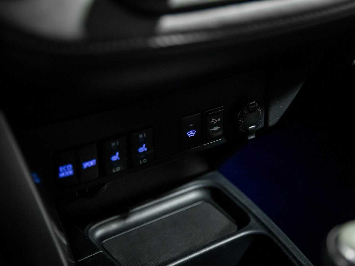 Toyota RAV4 б/у, 2017, Автоматическая. Фото: #12