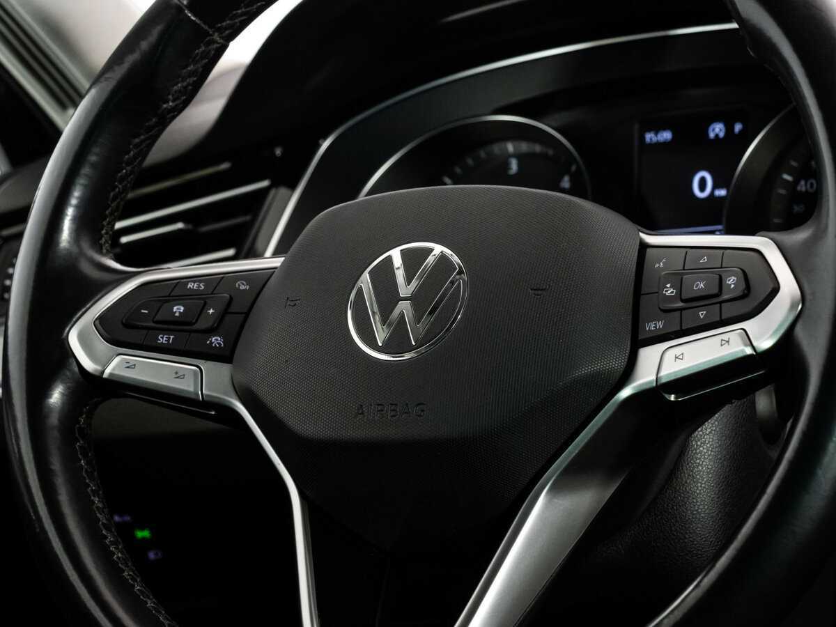 Volkswagen Passat б/у, 2020, Роботизированная. Фото: #11