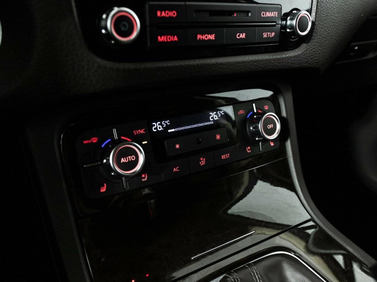 Volkswagen Touareg б/у, 2013, Автоматическая. Фото: #19