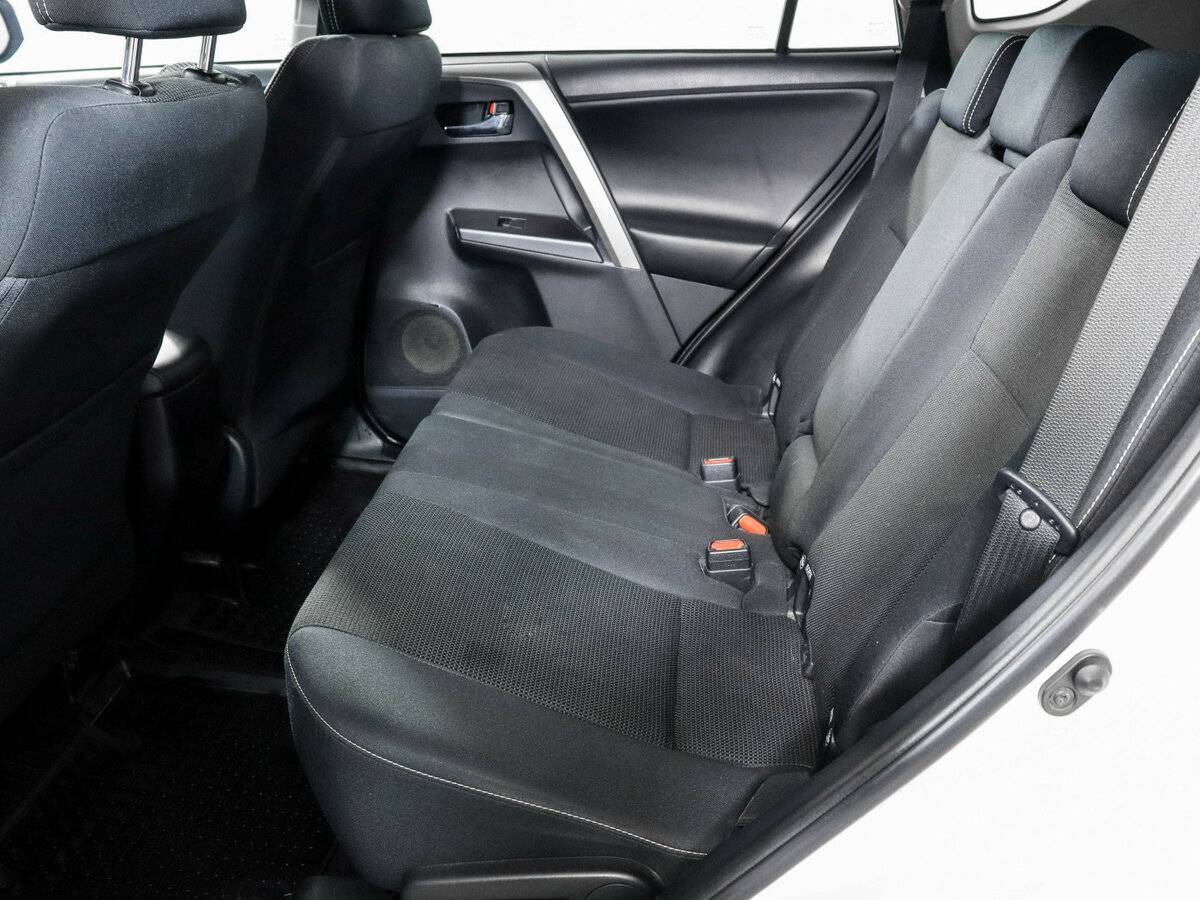 Toyota RAV4 б/у, 2017, Автоматическая. Фото: #6