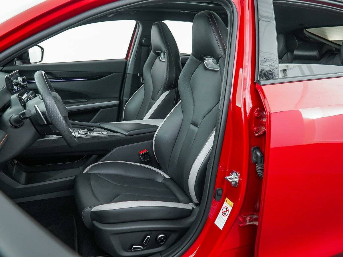 Changan UNI-V б/у, 2023, Роботизированная. Фото: #11