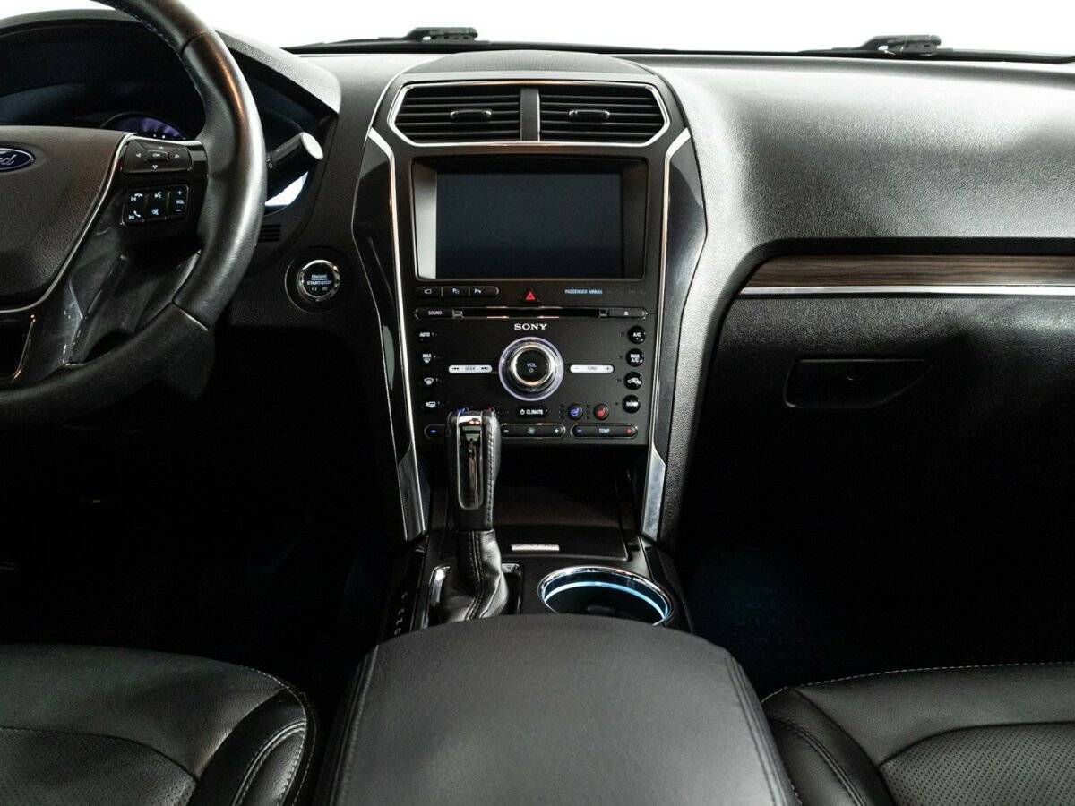 Ford Explorer б/у, 2017, Автоматическая. Фото: #11