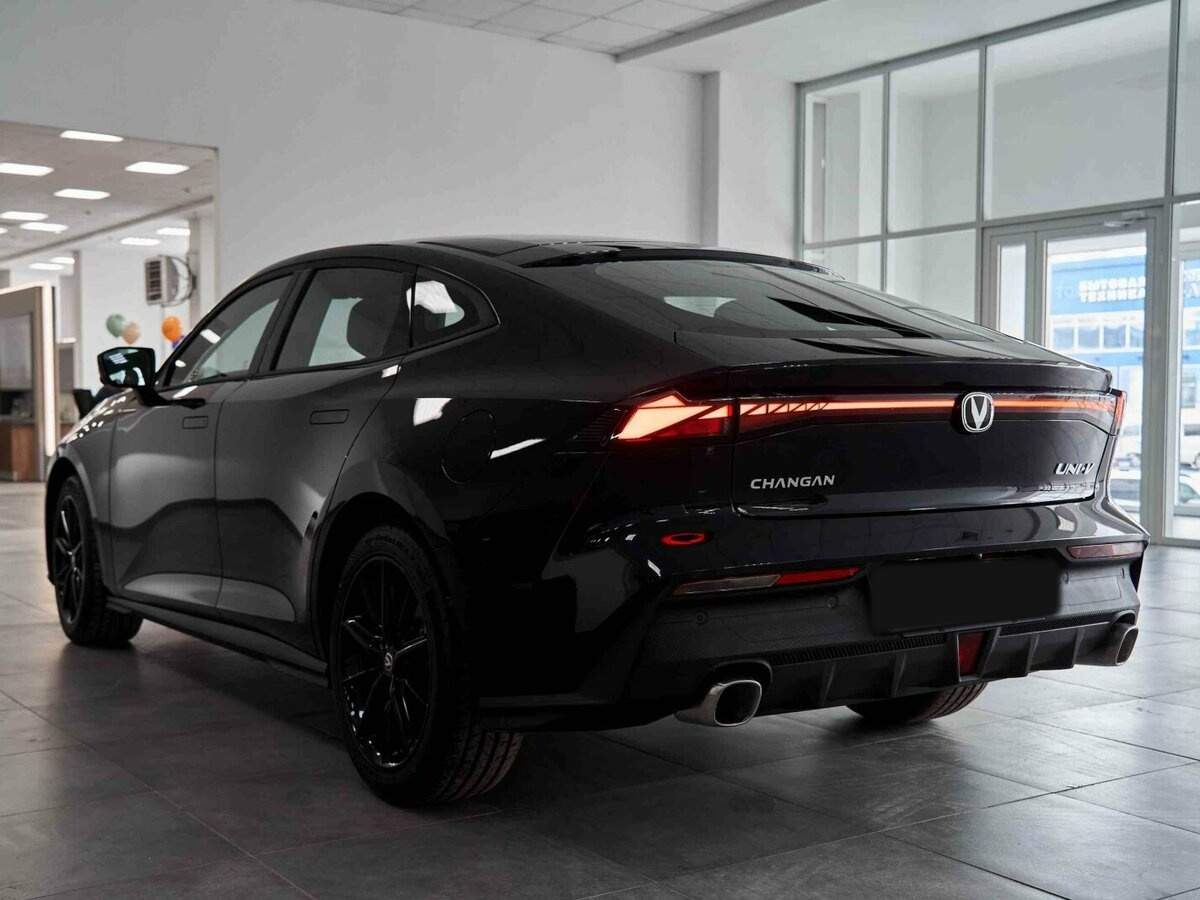 Changan UNI-V б/у, 2024, Роботизированная. Фото: #2