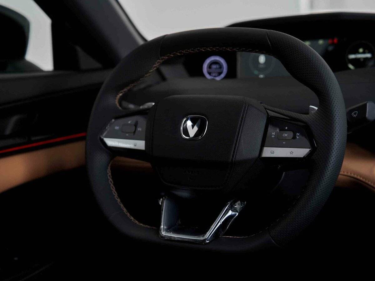 Changan UNI-V б/у, 2024, Роботизированная. Фото: #12