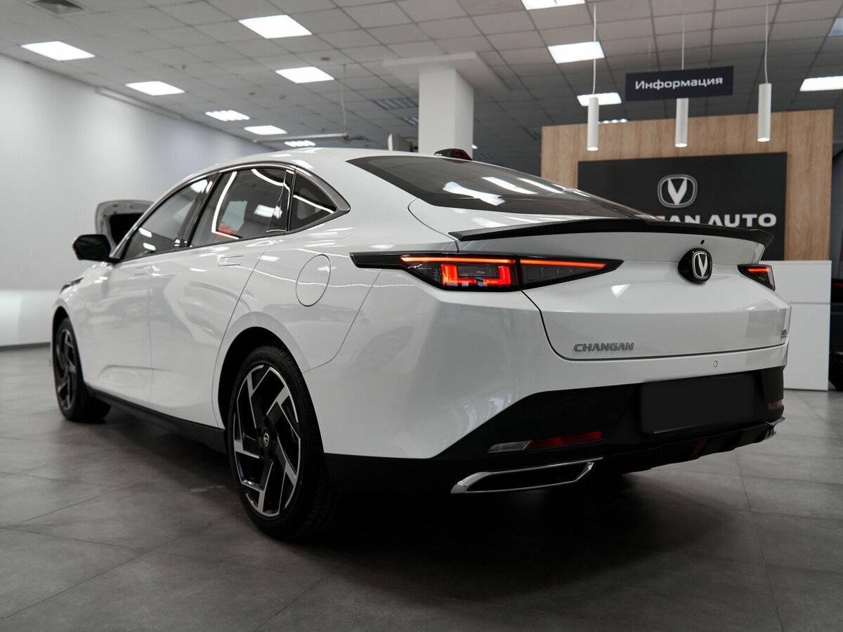 Changan Lamore б/у, 2024, Роботизированная. Фото: #1