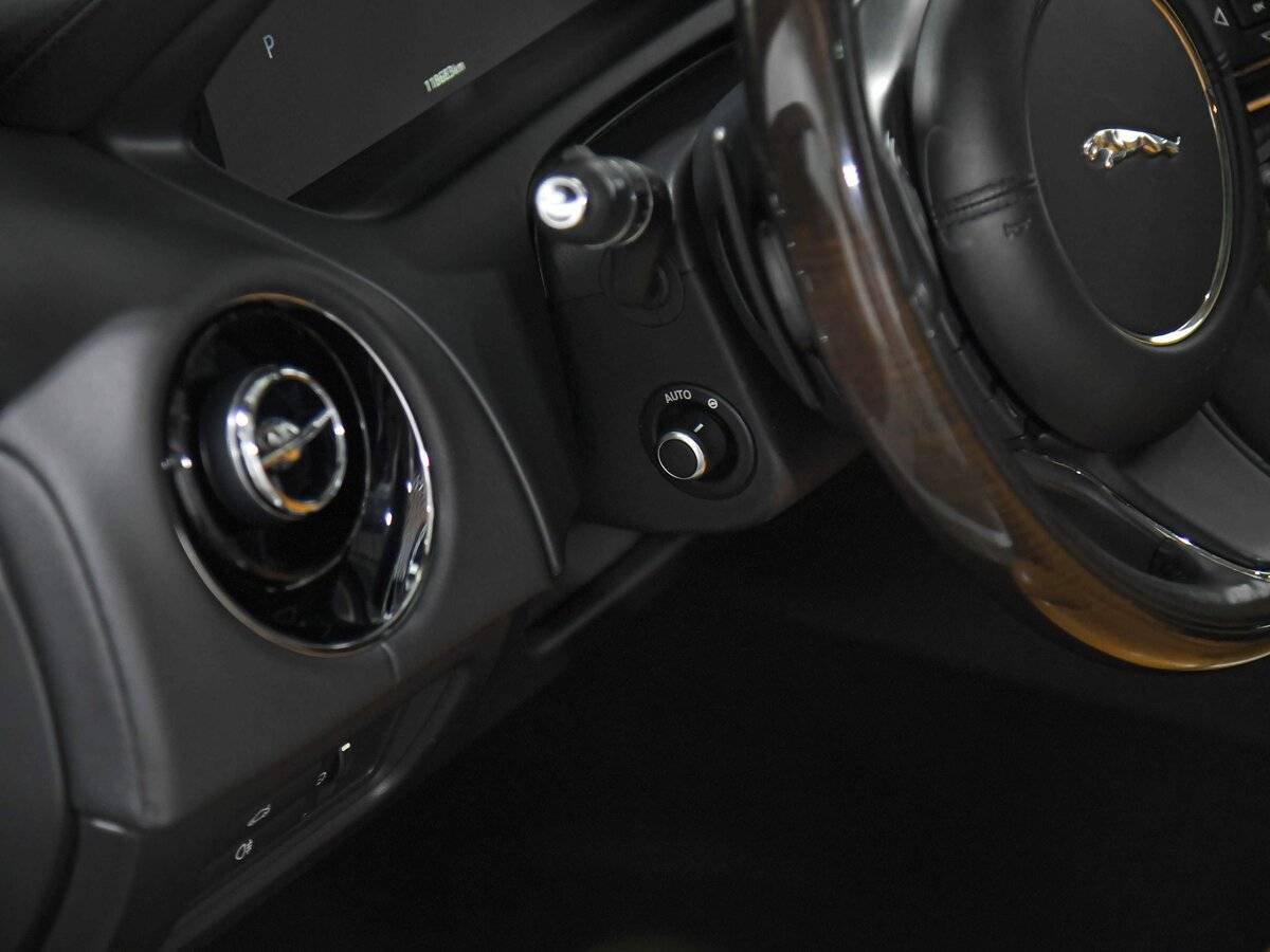 Jaguar XJ б/у, 2016, Автоматическая. Фото: #7