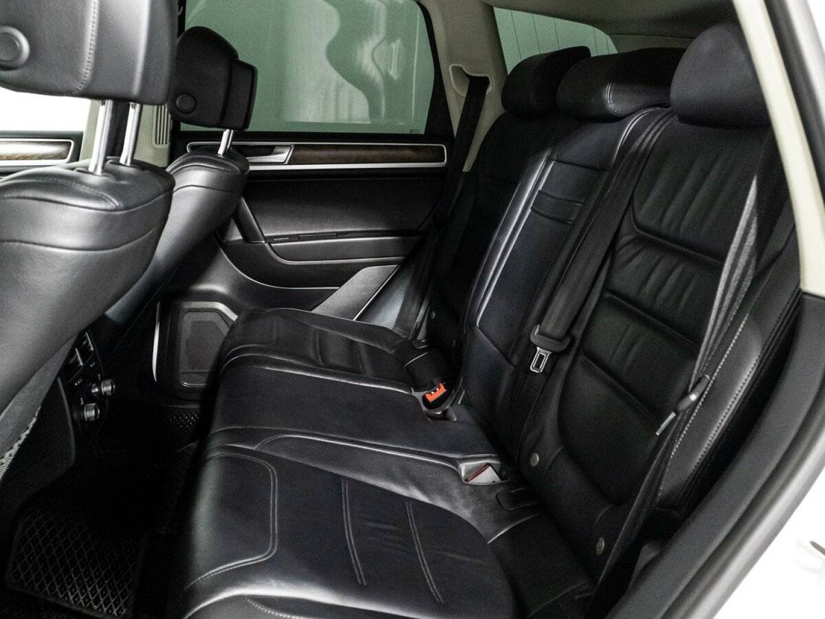 Volkswagen Touareg б/у, 2015, Автоматическая. Фото: #9