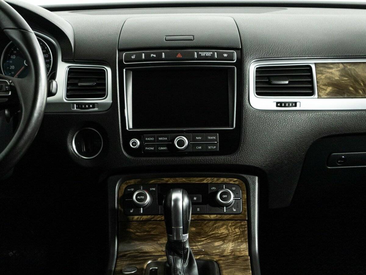 Volkswagen Touareg б/у, 2015, Автоматическая. Фото: #13