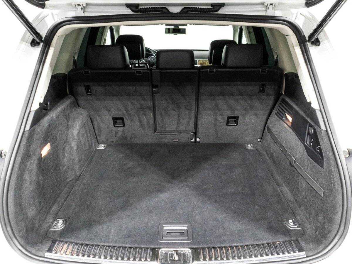 Volkswagen Touareg б/у, 2015, Автоматическая. Фото: #14