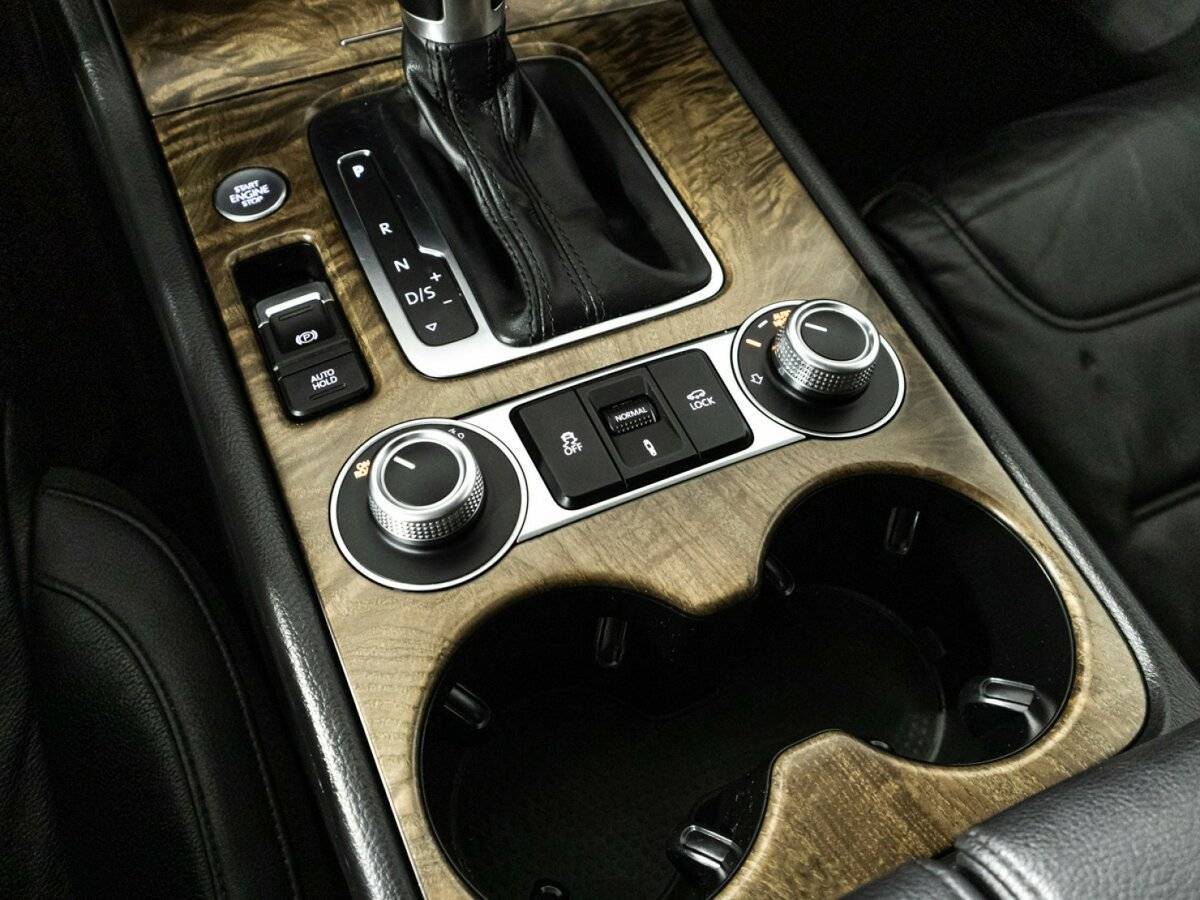 Volkswagen Touareg б/у, 2015, Автоматическая. Фото: #20