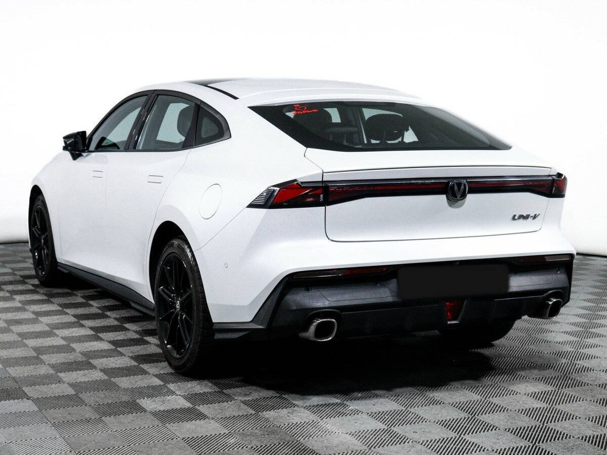 Changan UNI-V б/у, 2023, Роботизированная. Фото: #6