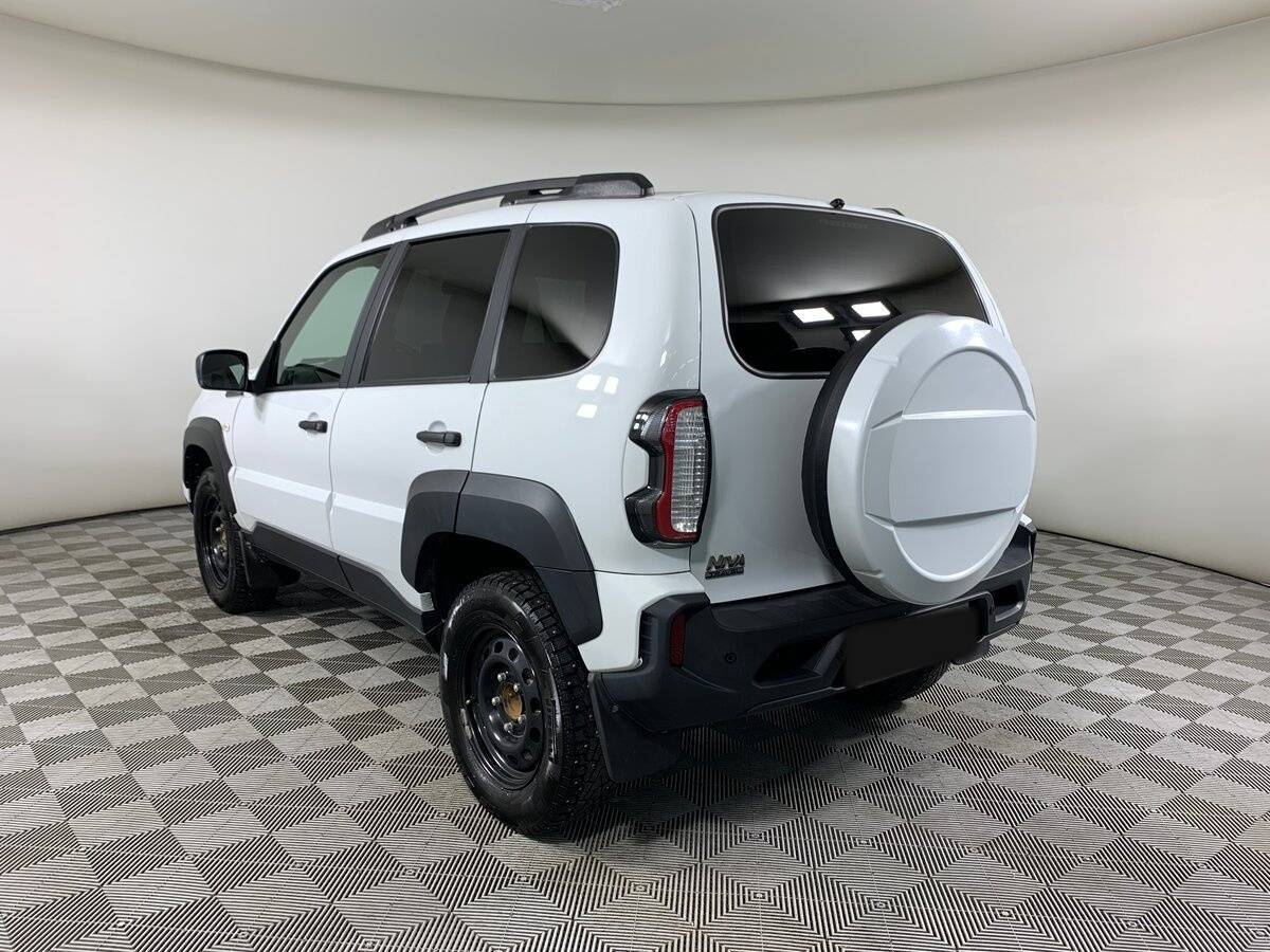 Lada (ВАЗ) Niva б/у, 2024, Механическая. Фото: #6