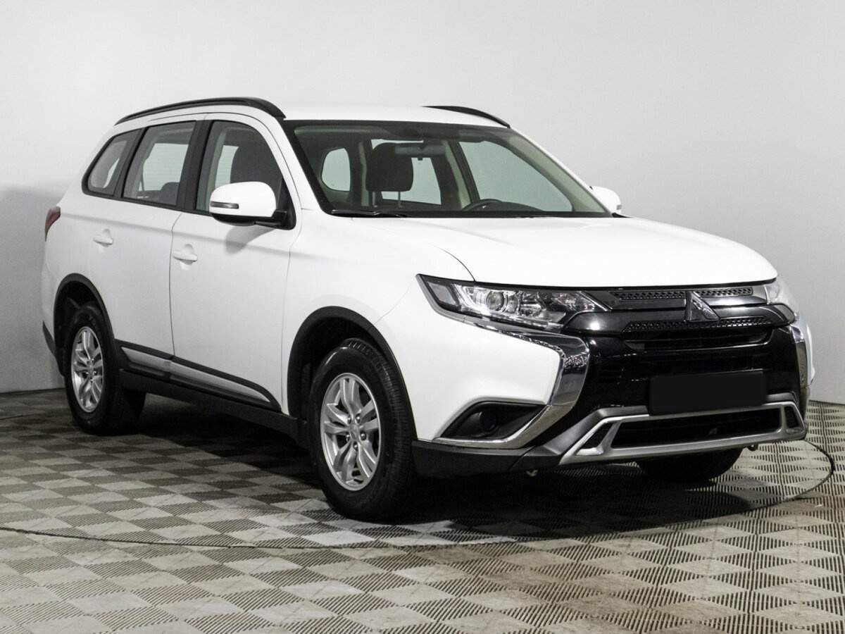 Mitsubishi Outlander б/у, 2022, Вариатор. Фото: #2