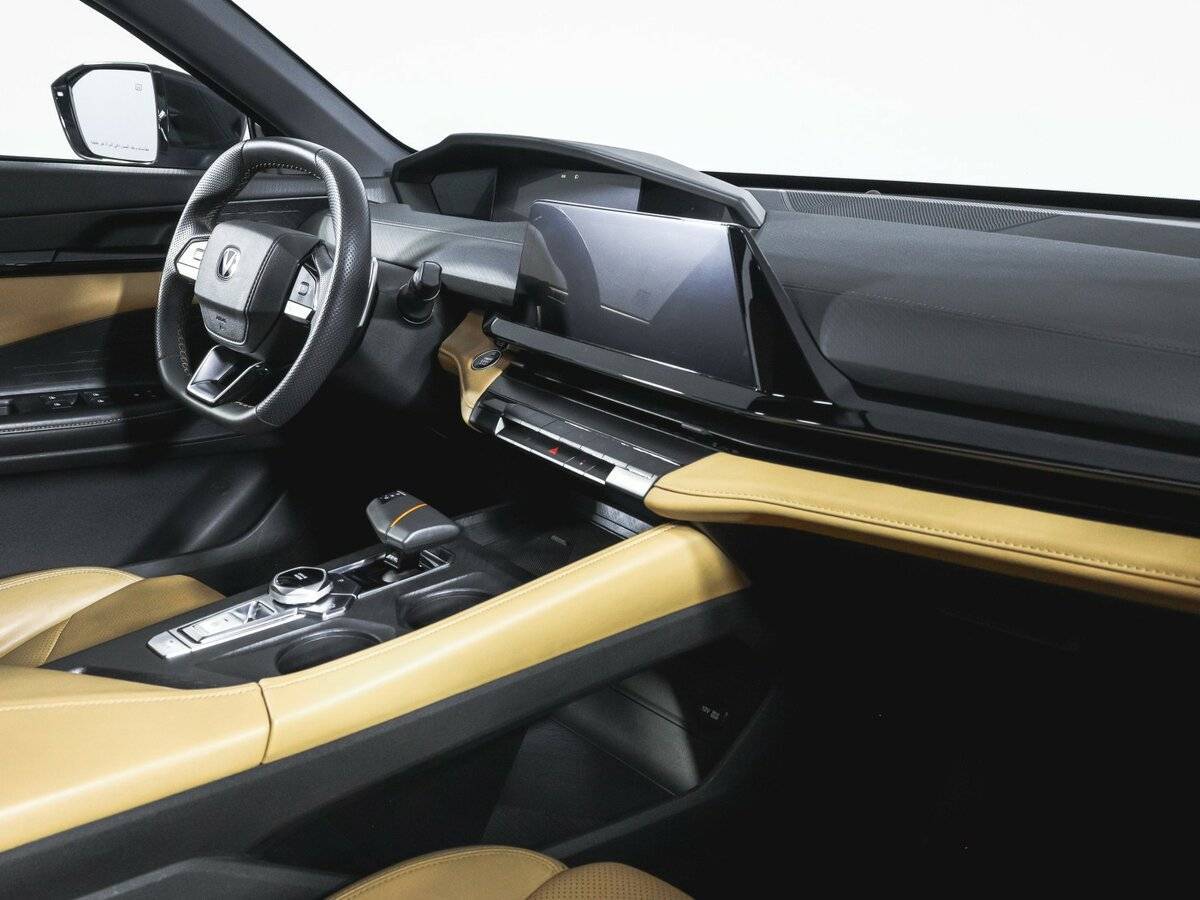 Changan UNI-V б/у, 2022, Роботизированная. Фото: #5