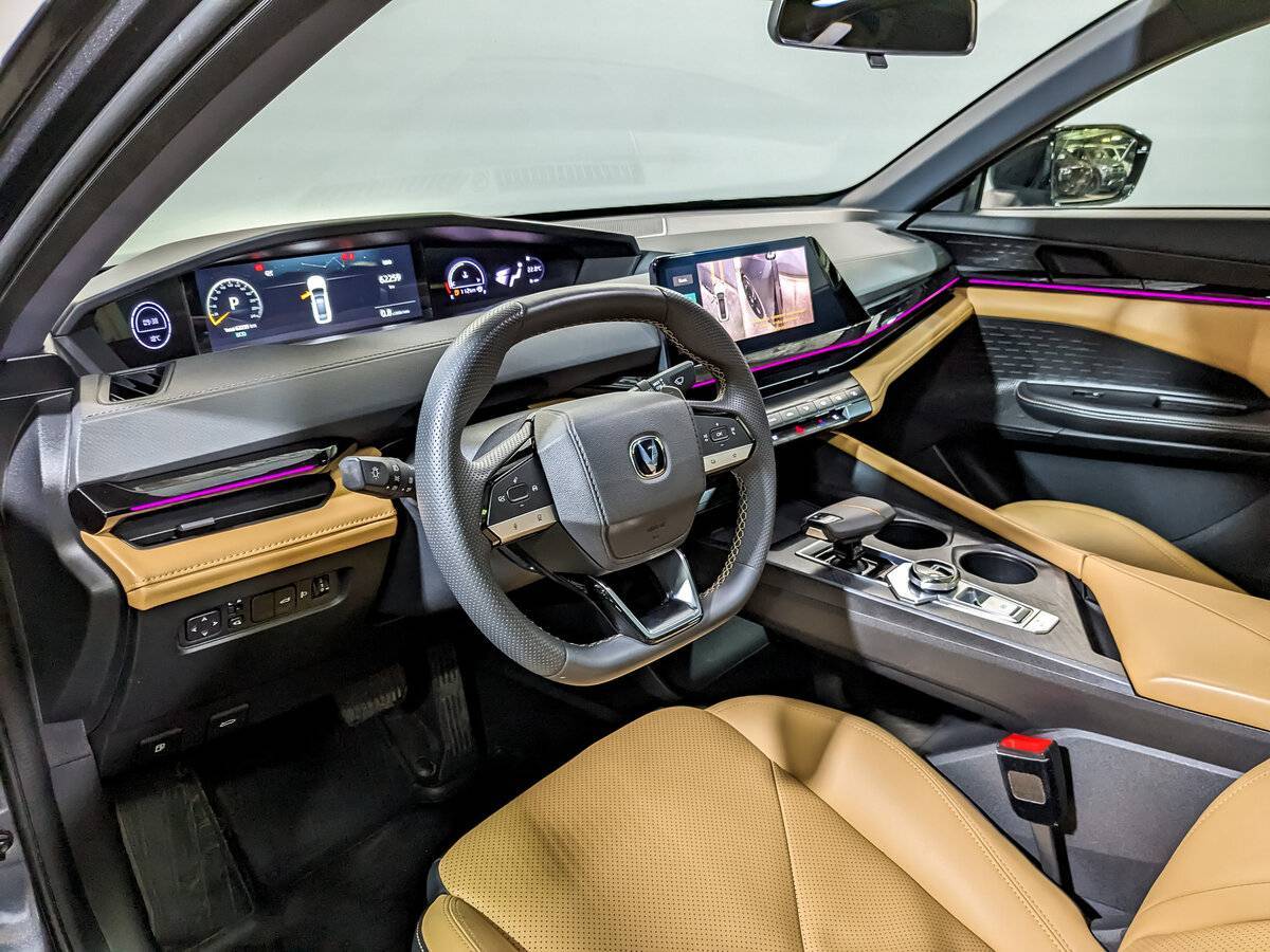 Changan UNI-V б/у, 2023, Роботизированная. Фото: #15