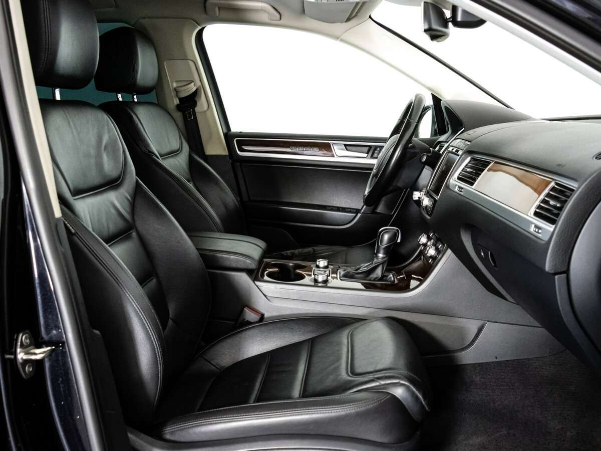 Volkswagen Touareg б/у, 2015, Автоматическая. Фото: #12