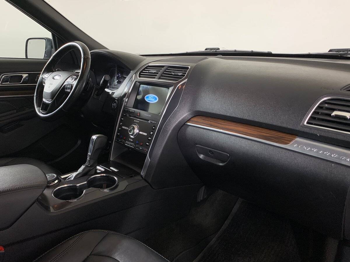 Ford Explorer б/у, 2017, Автоматическая. Фото: #12