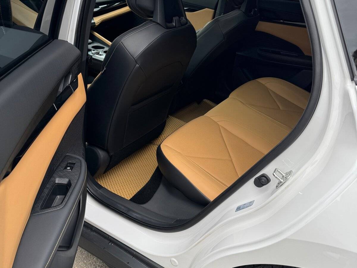 Changan UNI-V б/у, 2023, Роботизированная. Фото: #15