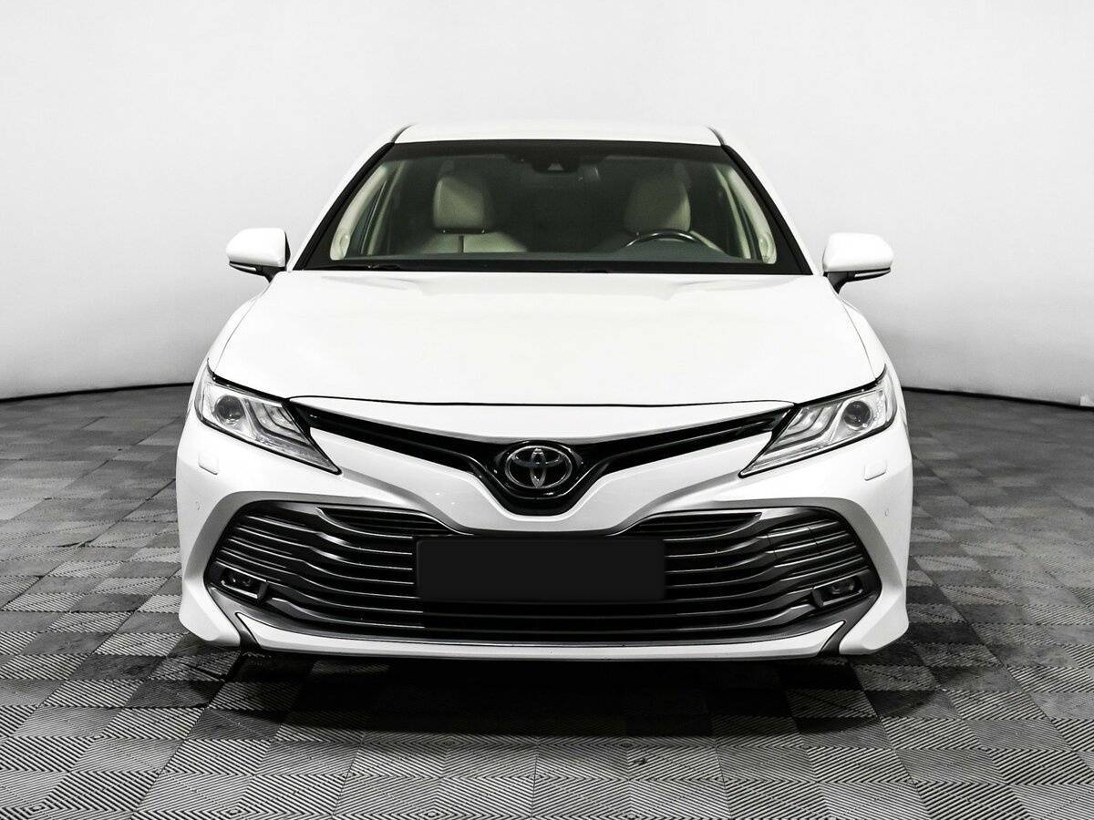 Toyota Camry б/у, 2020, Автоматическая. Фото: #1