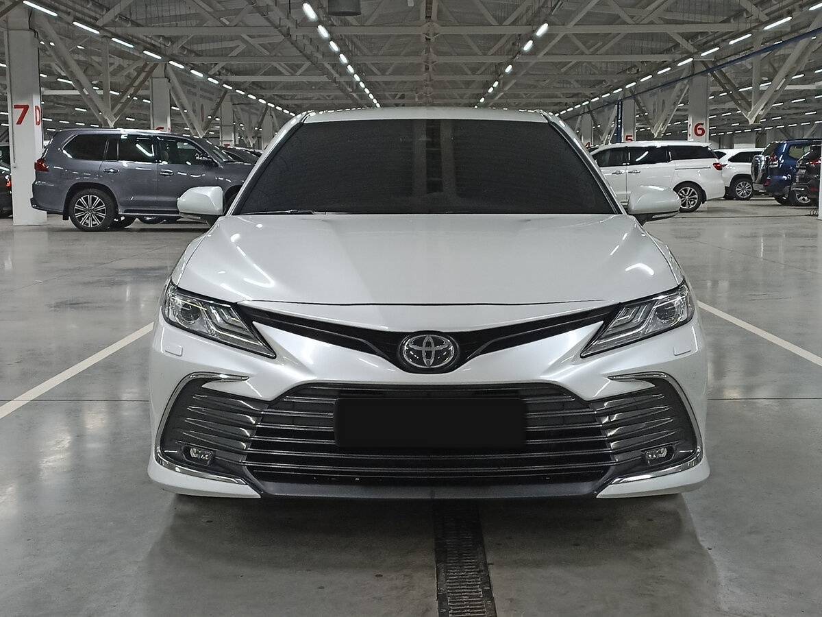Toyota Camry б/у, 2021, Автоматическая. Фото: #1