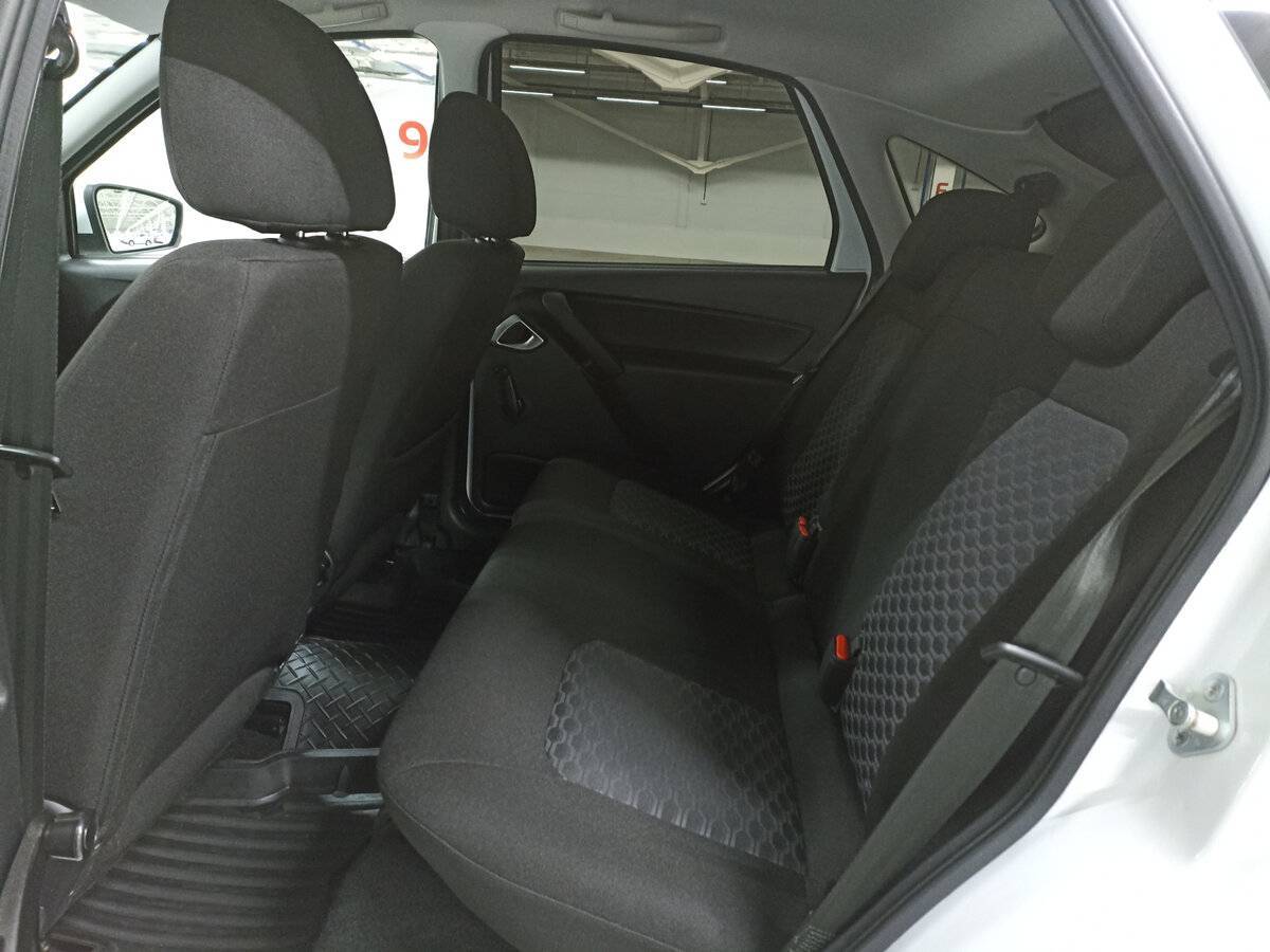 Lada (ВАЗ) Granta б/у, 2024, Механическая. Фото: #11