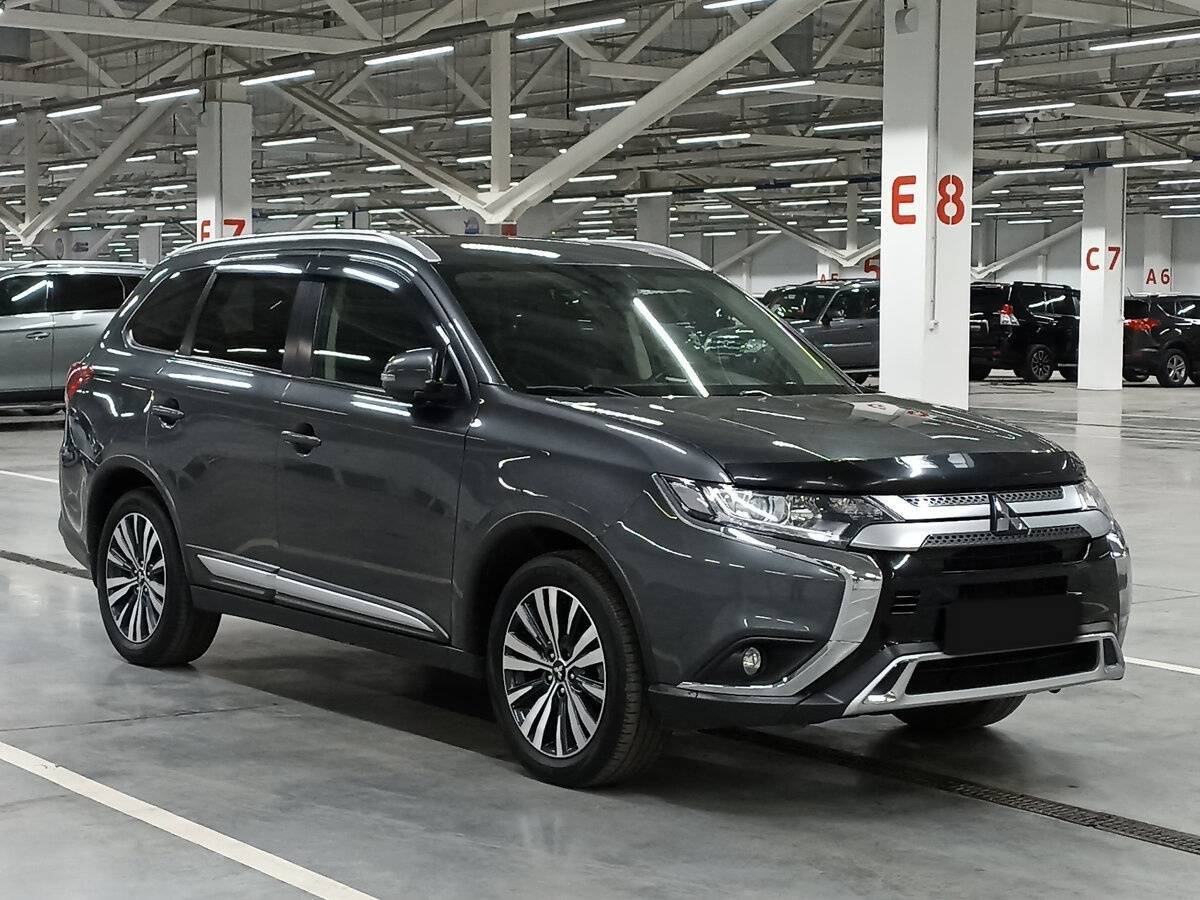 Mitsubishi Outlander б/у, 2020, Вариатор. Фото: #2