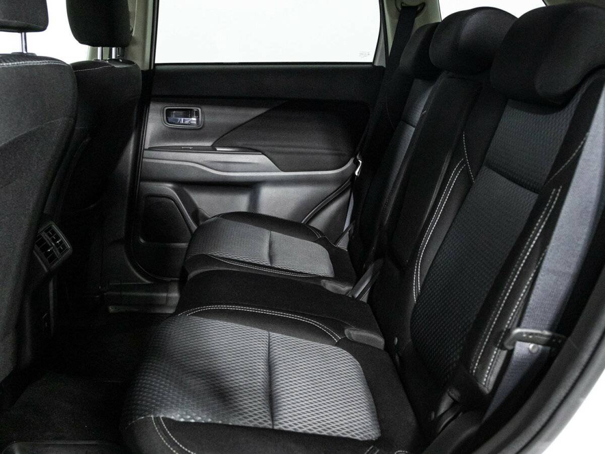 Mitsubishi Outlander б/у, 2021, Вариатор. Фото: #9