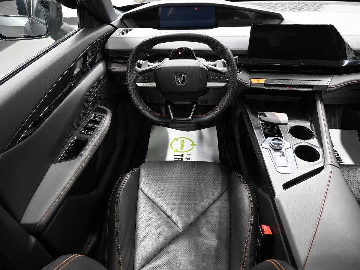 Changan UNI-V б/у, 2023, Роботизированная. Фото: #10