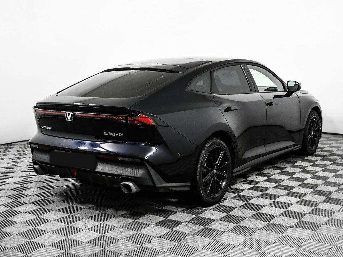 Changan UNI-V б/у, 2024, Роботизированная. Фото: #4