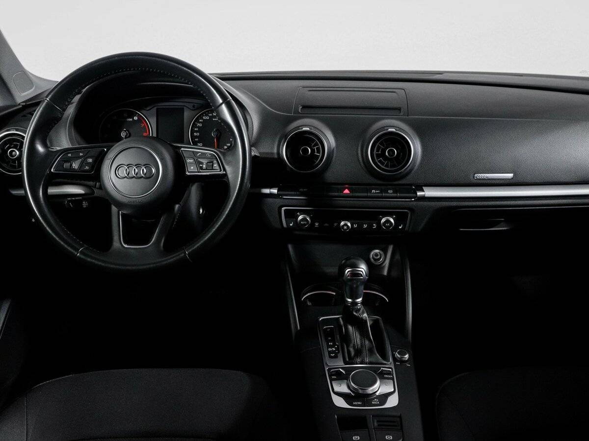 Audi A3 б/у, 2018, Роботизированная. Фото: #11