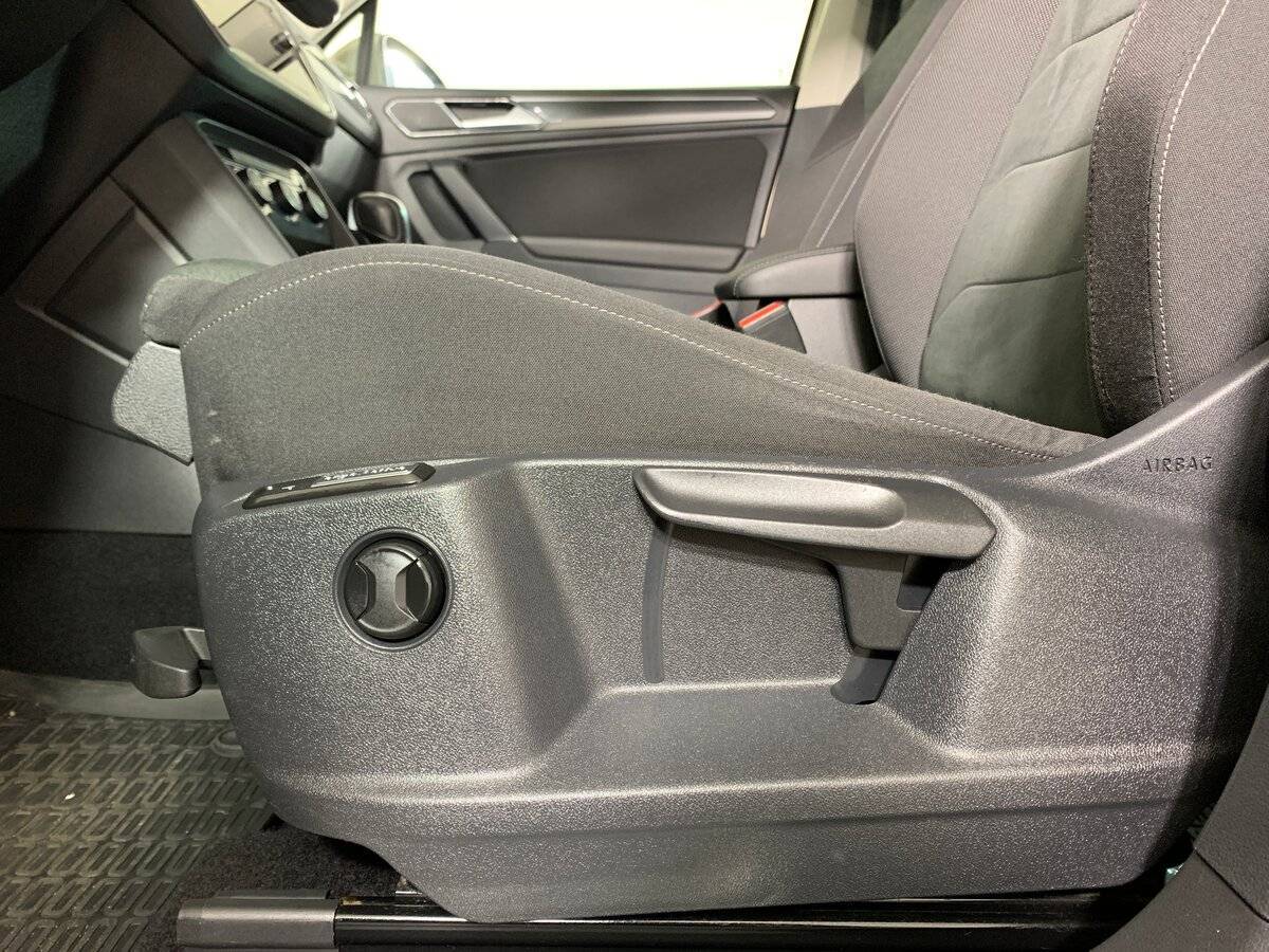 Volkswagen Tiguan б/у, 2018, Роботизированная. Фото: #15