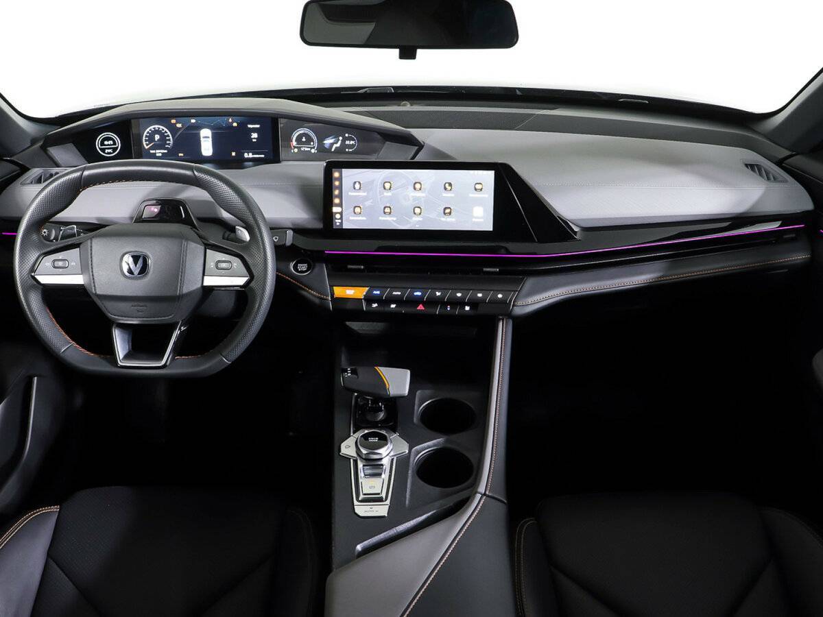 Changan UNI-V б/у, 2023, Роботизированная. Фото: #12