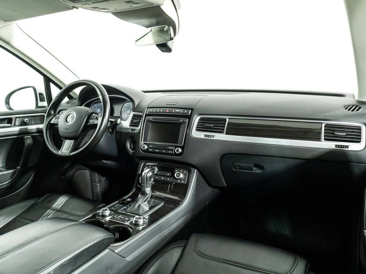 Volkswagen Touareg б/у, 2016, Автоматическая. Фото: #8