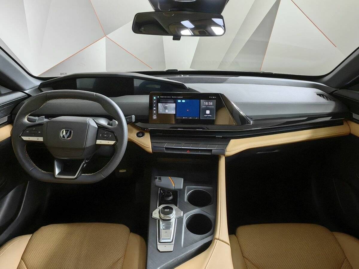 Changan UNI-V б/у, 2022, Роботизированная. Фото: #12