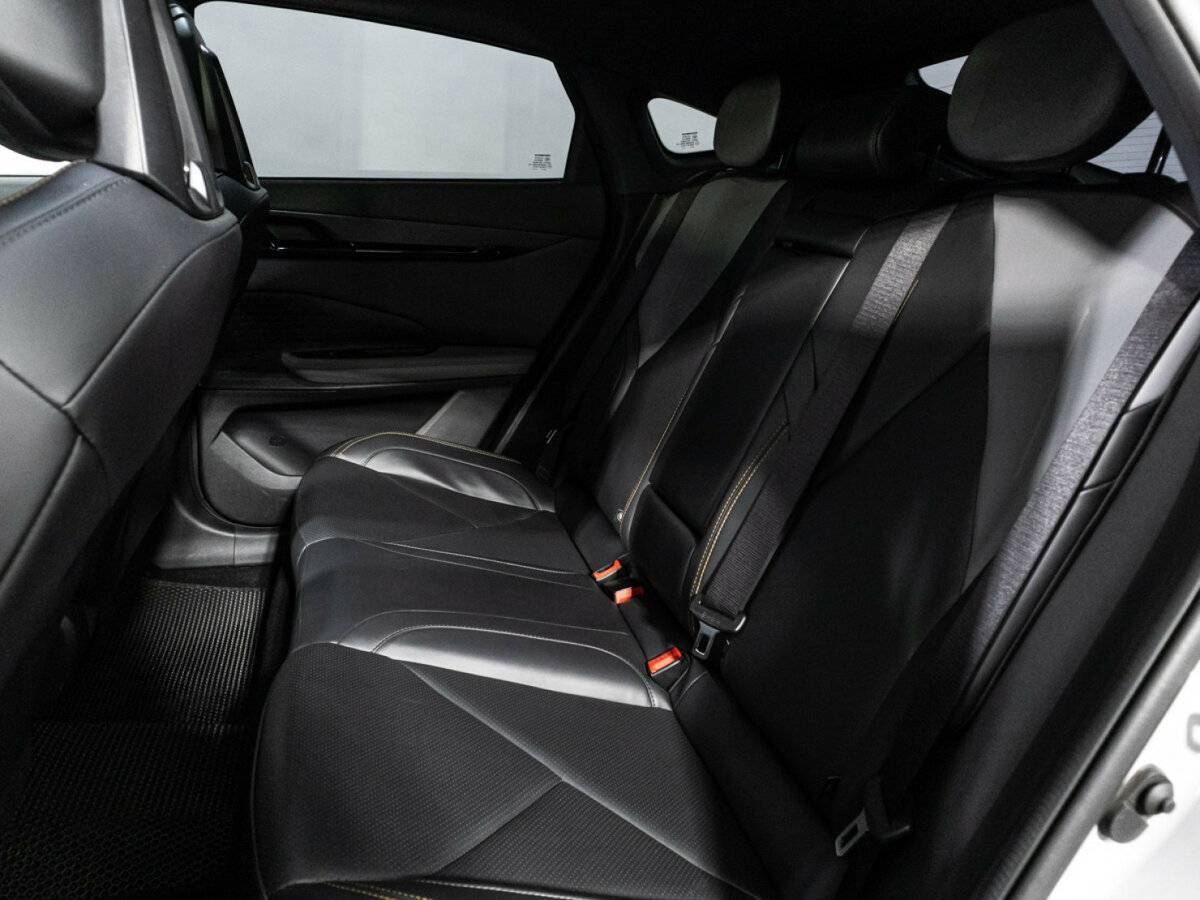 Changan UNI-V б/у, 2023, Роботизированная. Фото: #9