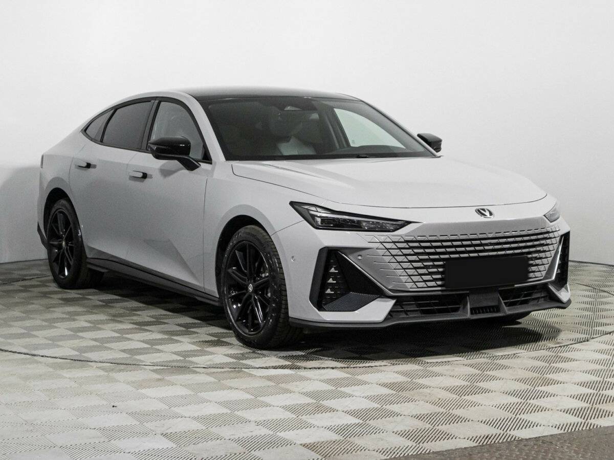 Changan UNI-V б/у, 2023, Роботизированная. Фото: #2