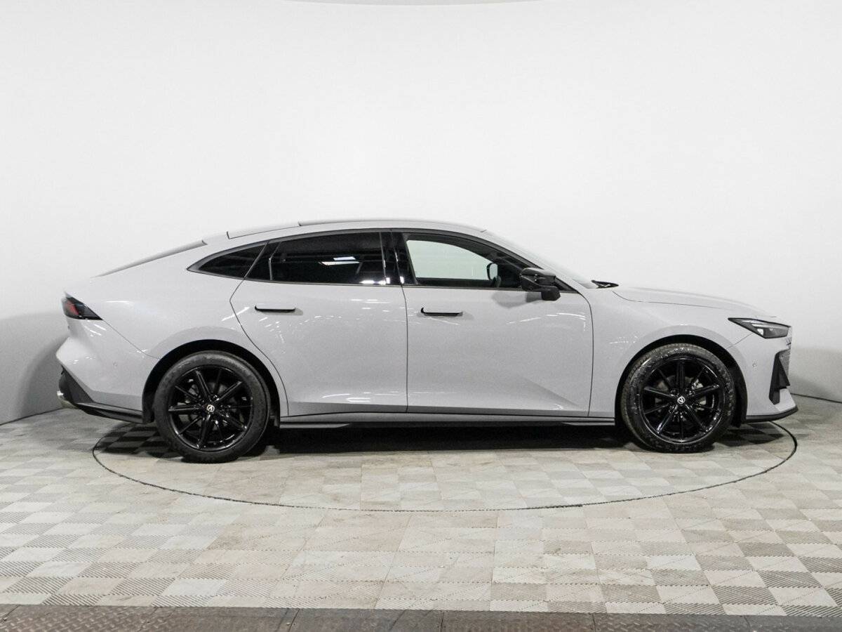 Changan UNI-V б/у, 2023, Роботизированная. Фото: #3