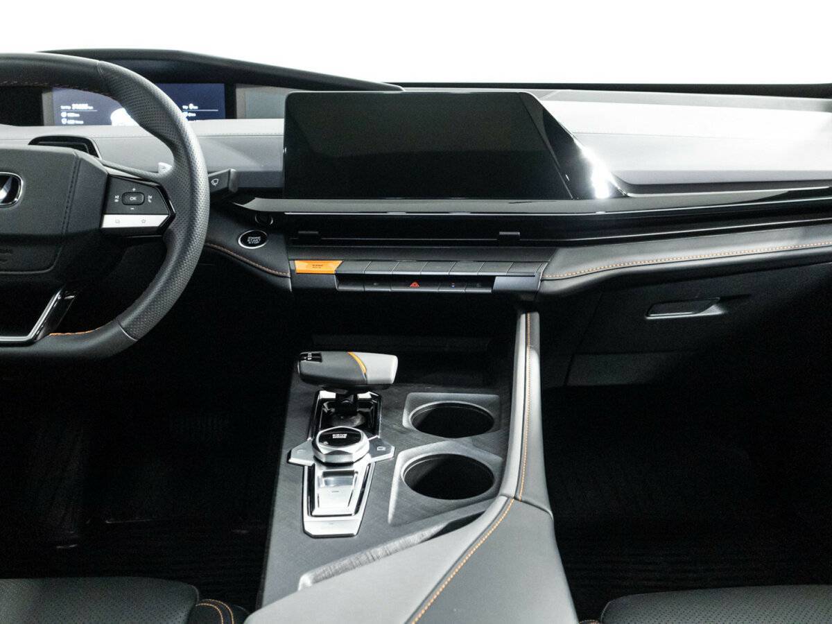 Changan UNI-V б/у, 2023, Роботизированная. Фото: #13