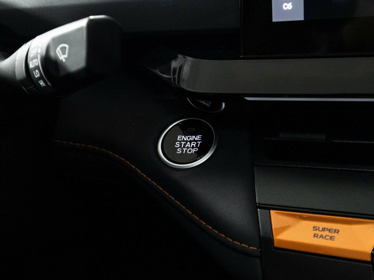 Changan UNI-V б/у, 2023, Роботизированная. Фото: #18