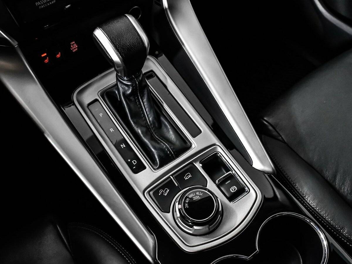 Mitsubishi Pajero Sport б/у, 2017, Автоматическая. Фото: #18