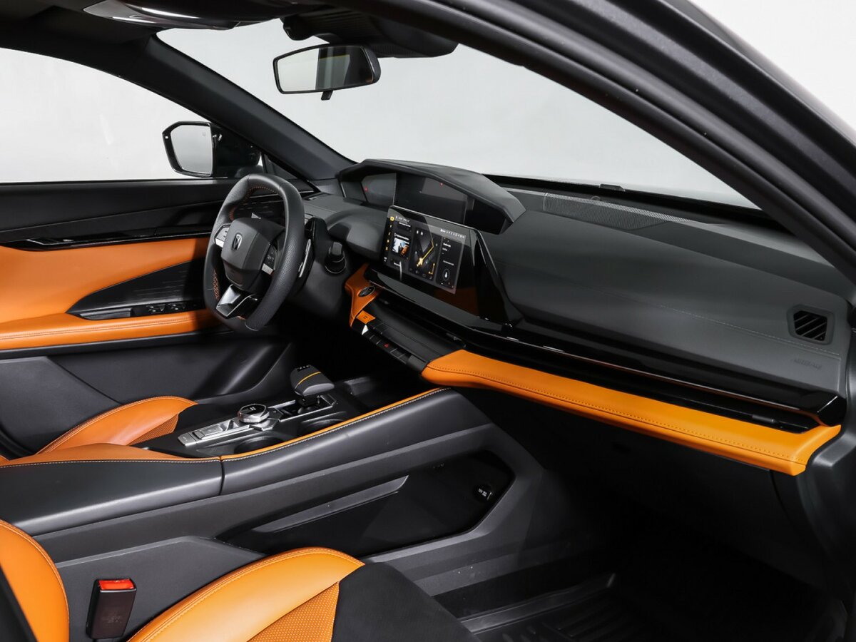 Changan UNI-V б/у, 2023, Роботизированная. Фото: #7