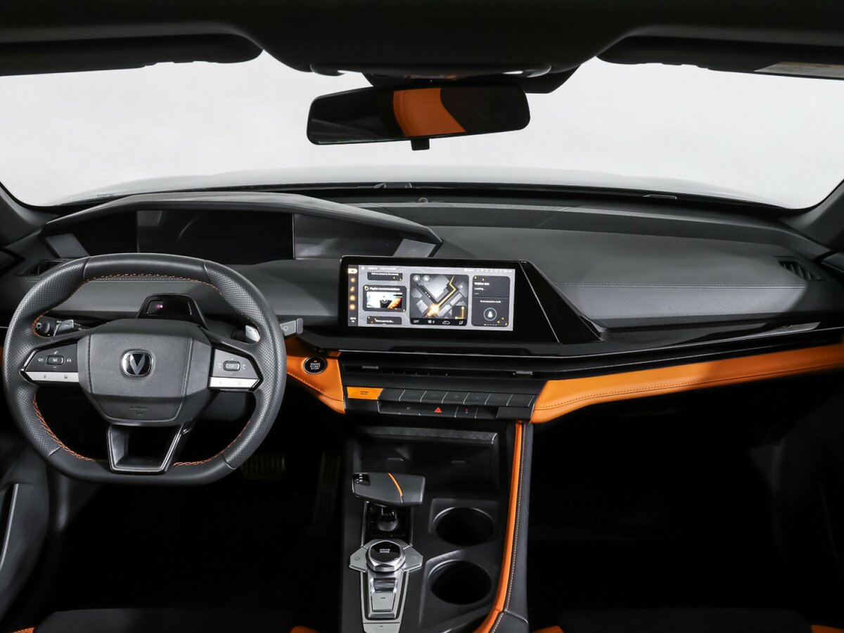 Changan UNI-V б/у, 2023, Роботизированная. Фото: #13