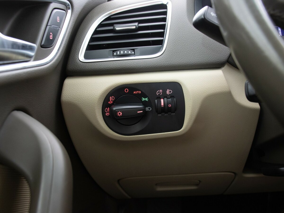 Audi Q3 б/у, 2013, Роботизированная. Фото: #12