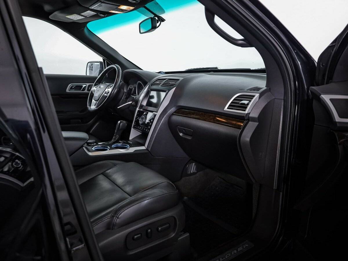 Ford Explorer б/у, 2013, Автоматическая. Фото: #23